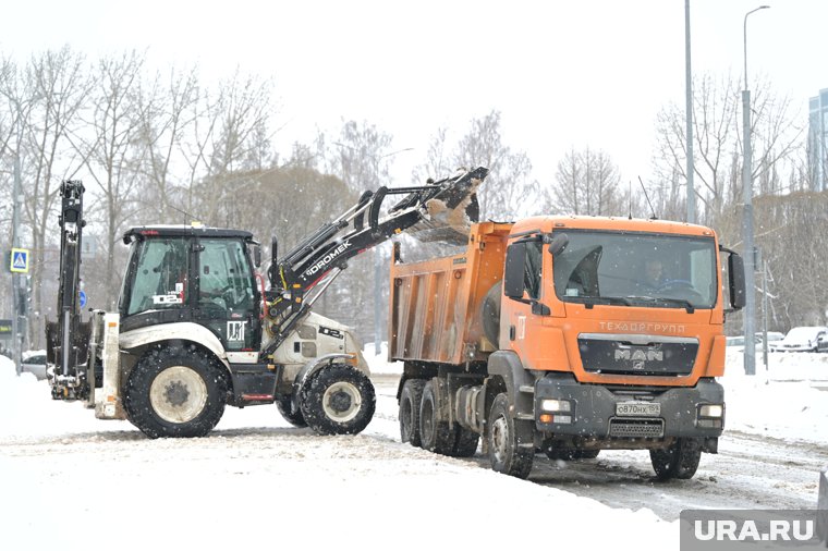 Особое внимание при уборке улиц уделяется тротуарам