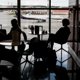 Миллиардные убытки и сотни отмен: к чему привел самолетный коллапс в аэропортах 