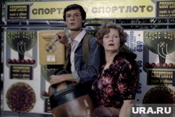 В фильме "Спортлото-82 Гребешкова сыграла тетю главного героя по имени Костя