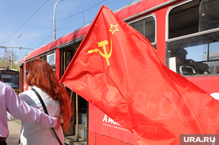 На автобусах в Нижневартовске появились портреты ветеранов Великой Отечественной войны