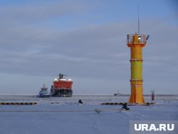 Ледокол «Михаил Сомов» привезет стройматериалы для восстановления маяка 