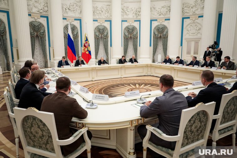 Путин назвал участников встречи «мастодонтами российской экономики»