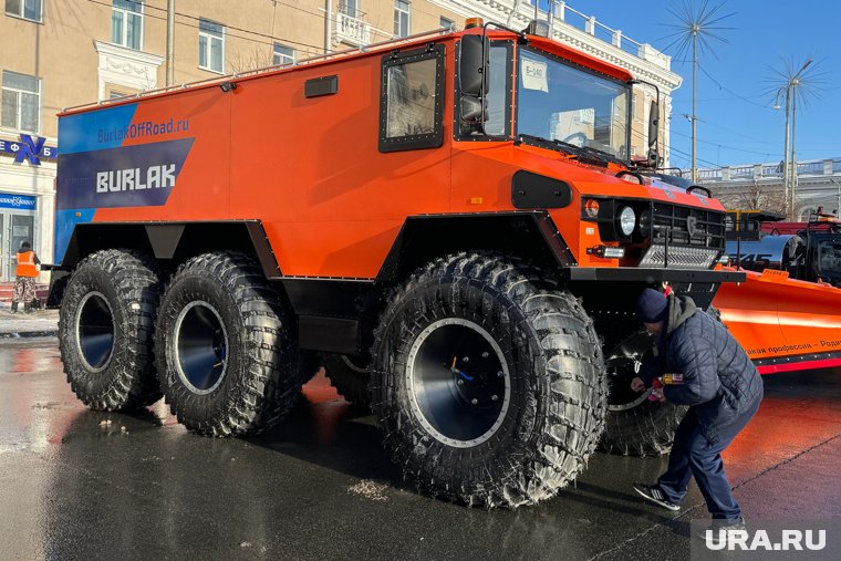 Нефтяники испытали вездеход «Бурлак» по бездорожью в Иркутской области