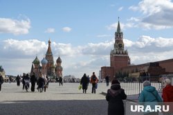 Больше всего людей едет в Россию из Европы и Америки