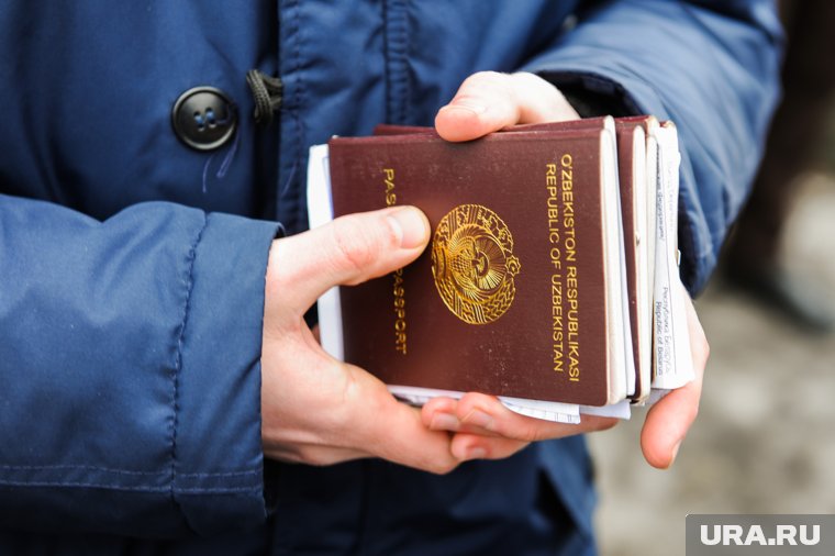 Во время проверки правового положения трудовых мигрантов в Москве у задержанных оказались проблемы с документами