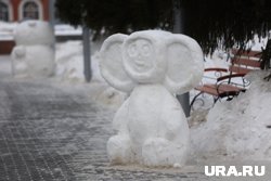 Новогодние скульптуры радуют сельчан