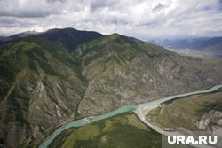 Река Катунь — одна из крупных и полноводных рек России