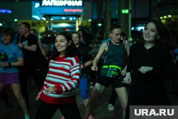 На ночных забегах обычно атмосфера как на вечеринках