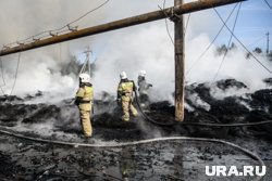 В Когалыме сгорел огромный ангар
