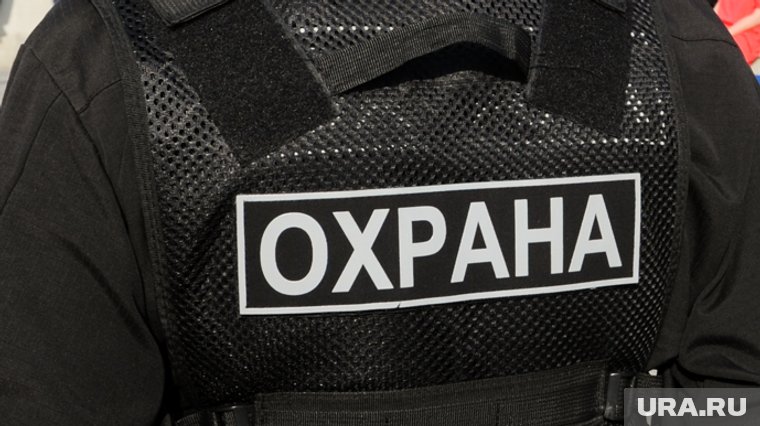 Охранника обвиняют в превышении полномочий