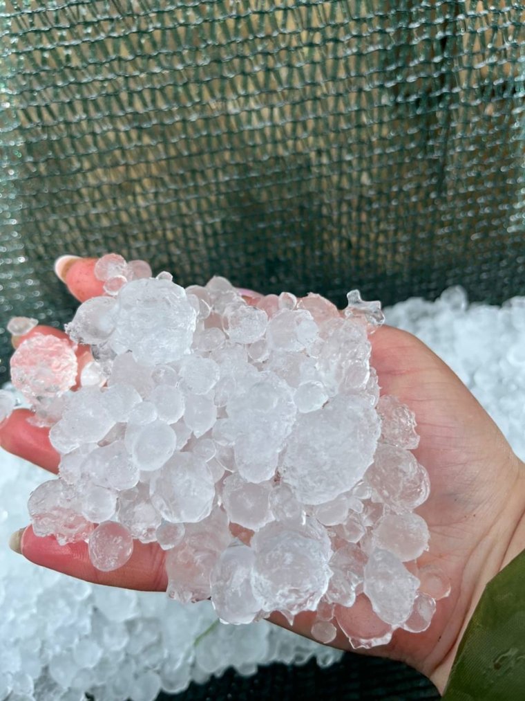 Огромный град в селе Колташево