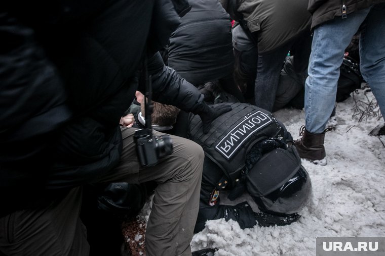 Житель ХМАО напал на полицейского и заплатил штраф