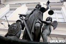 Челябинцев и свердловчанина будут судить за контрабанду нефрита