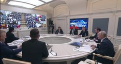 На связь с «делороссами» Владимир Путин вышел из Кремля
