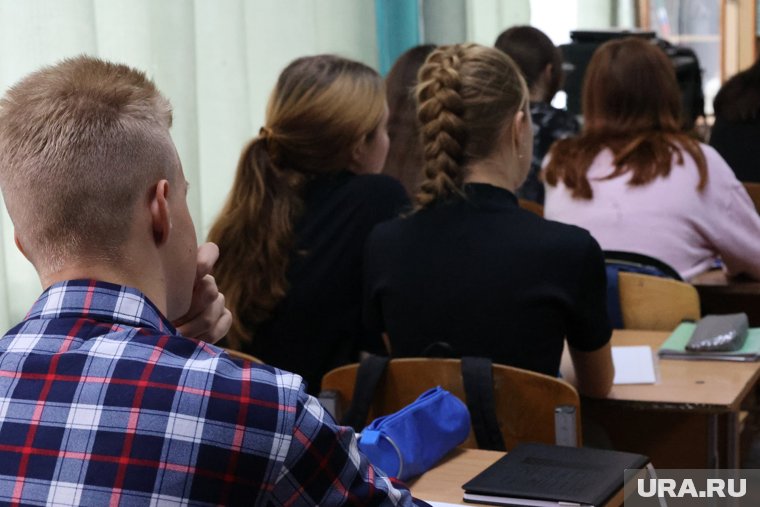Курганские школьники участвовали в конкурсах, пели, танцевали и заработали деньги