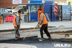 На стоянке со стороны Лабытнанги отремонтируют дорожное полотно и освещение