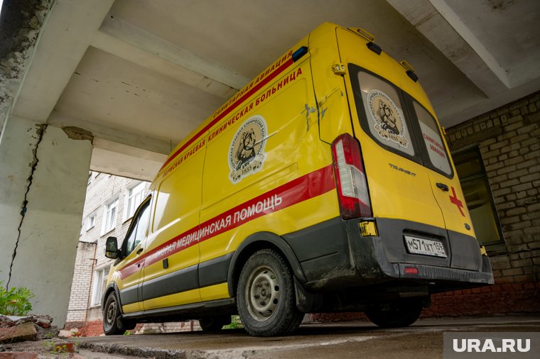 В больницу попали трое детей и двое взрослых 