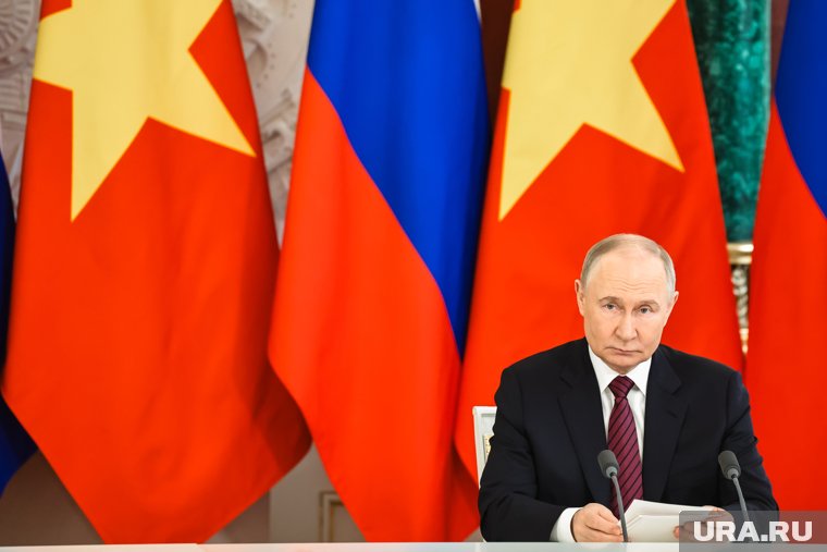Путин дал поручение Кабмину насчет легкой промышленности
