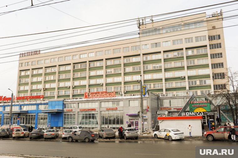 Ранее надпись «Челябинск» исчезла со здания гостиницы