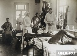 В подчинении созданного в 1920 году Курганском отделе здравоохранения находись четыре больницы, баклаборатория и другие медучреждения