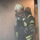 Огромный склад полыхает в Москве, огонь охватил и обрушил крышу: что известно о ЧП. Видео