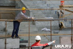 Вскоре подрядчик приступит к установке кресел на трибунах стадиона (архивное фото)