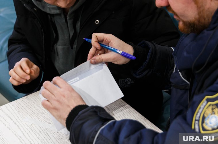 В Новом Уренгое следователи задержали подозреваемого в убийстве возле ТЦ