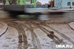 В Курганской области водителей предупредили о снежных переметах и гололеде