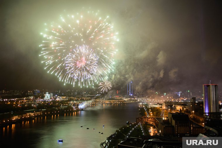 Салют запустят в 22:00