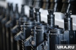 По версии следствия, силовик присвоил себе чужое оружие
