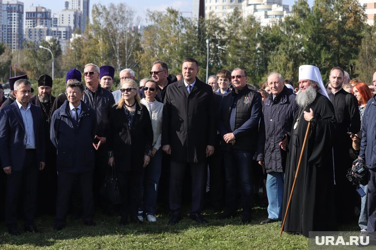 Садить новые деревья приехала статусная делегация