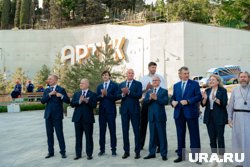 Орден Почета коллективу «Артека» передали Сергей Кириенко и Дмитрий Чернышенко