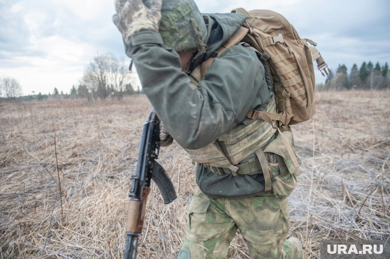 Российские военнослужащие к северным окраинам города Купянска 