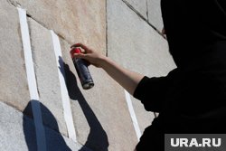 В Заозерном завершили создание граффити, посвященного Герою России Дубынину