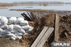 В Нижневартовске возводят дамбу в районе РЭБ Флота