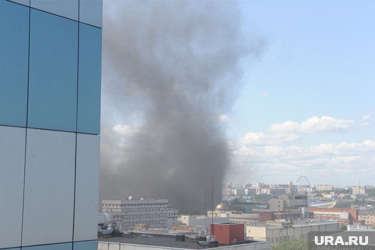Дым был виден за несколько кварталов