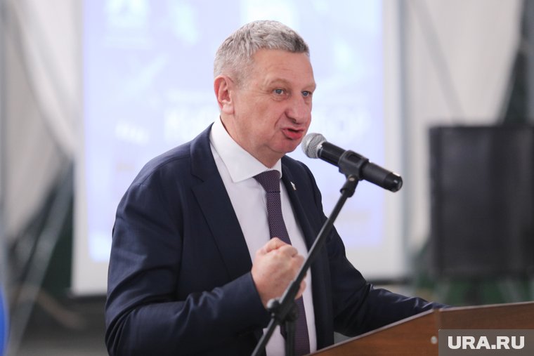 Сенатор Сергей Муратов встретил День знаний в родной школе