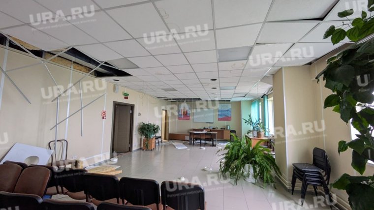 Здания трещат под натиском стихии