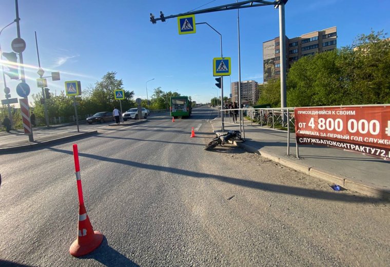 Авария случилась в Тюмени на перекрестке двух улиц