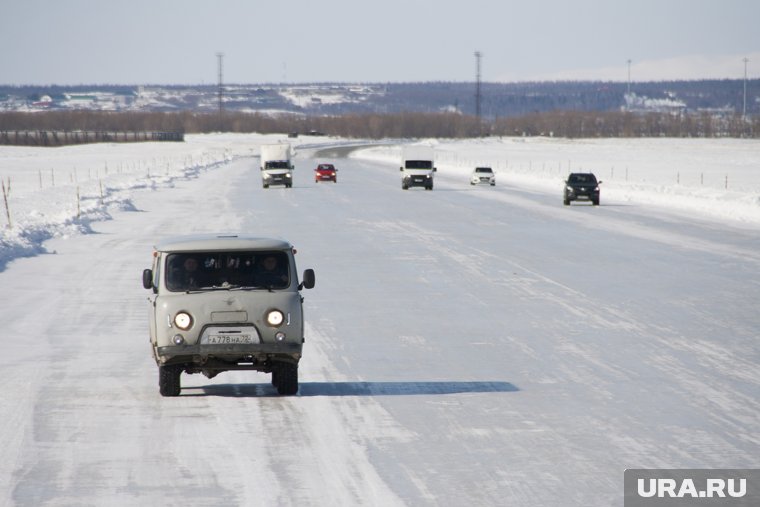 Приемка оставшихся зимних автодорог продолжается и в праздничные дни