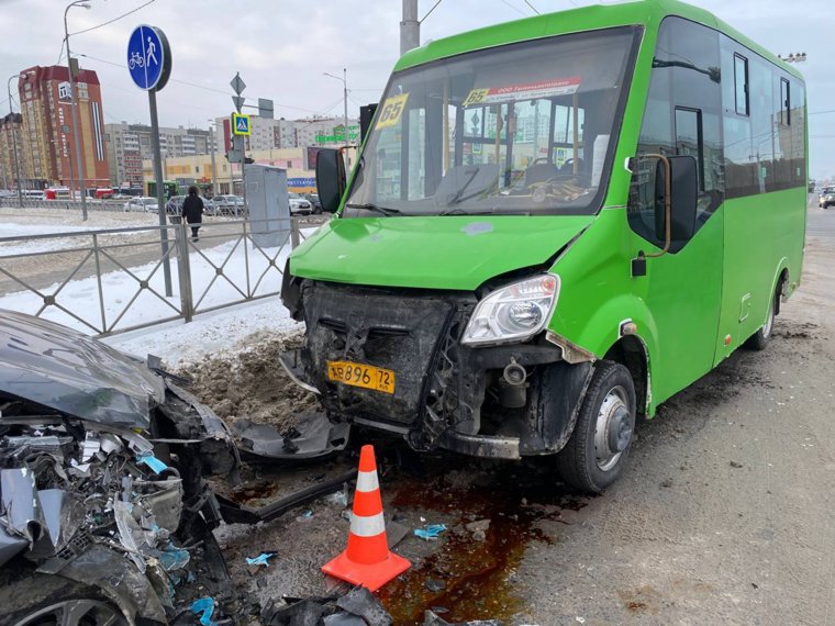 В автобусе пострадало да пассажира