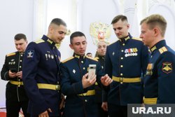 Выпускники смогли пообщаться с Путиным во время неформальной встречи