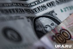 Рубль укрепляется благодаря ослаблению доллара