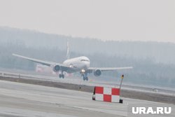 В Петербурге садится Boeing 777-21, вылетевший из Москвы на Кубу (архивное фото)