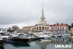 Санаторий расположен в 300 метрах от берега Черного моря (архивное фото)