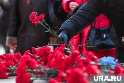 Память героев почтили возложением цветов в Ханты-Мансийске