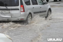 Дорога была затоплена водой