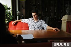 Демид готовится «досушиться» для съемки снэпов, которые являются главным инструментом презентации модели заказчикам