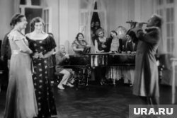 Те, кто смотрел фильм «Веселые ребята», точно помнят песню Лебедева-Кумача