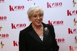 Алиса Фрейндлих больше не будет выступать а спектаклях